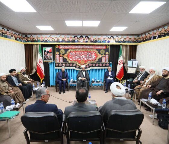 بقائی با امام جمعه و علمای همدان دیدار کرد