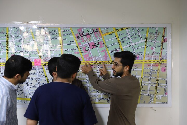 تا صبحِ یک جشن بزرگ؛ روایت برپایی جشن ۱۰کیلومتری عید غدیر در شام آخر تا صبحِ یک جشن بزرگ؛ روایت برپایی جشن ده کیلومتری عید غدیر در شام آخر