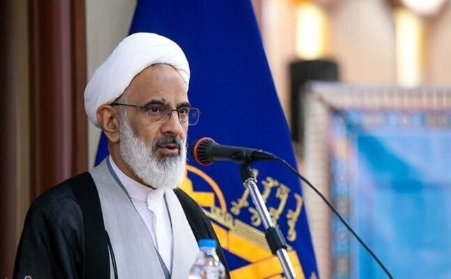 حاجی صادقی: آمادگی کامل داریم و دستها روی ماشهها است حاجی صادقی: آمادگی کامل داریم و دستها روی ماشهها است