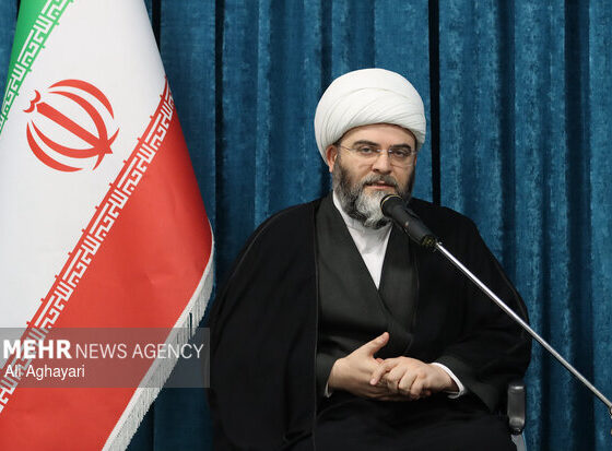 حجت‌الاسلام قمی: سخنان آقای عراقچی مجاب‌کننده نبود