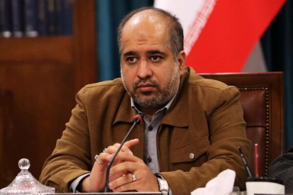 خضریان: نباید به بهانه مشکلات ارزی، دپوی کالا را توجیه کرد خضریان: نباید به بهانه مشکلات ارزی، دپوی کالا را توجیه کرد