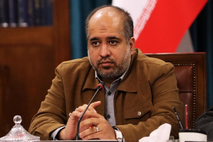 خضریان: نباید به بهانه مشکلات ارزی، دپوی کالا را توجیه کرد