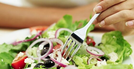 داروخانه طبیعی در سفره شما؛ سبزی های شفابخش را بشناسید/ اینفوگرافیک