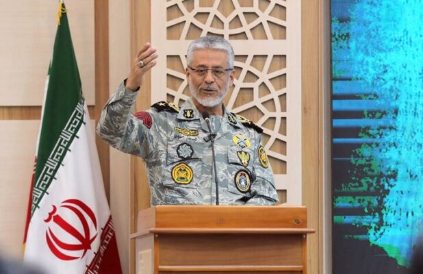 دریادار سیاری: اصحاب رسانه، سربازان خط مقدم هستند دریادار سیاری: اصحاب رسانه، سربازان خط مقدم هستند