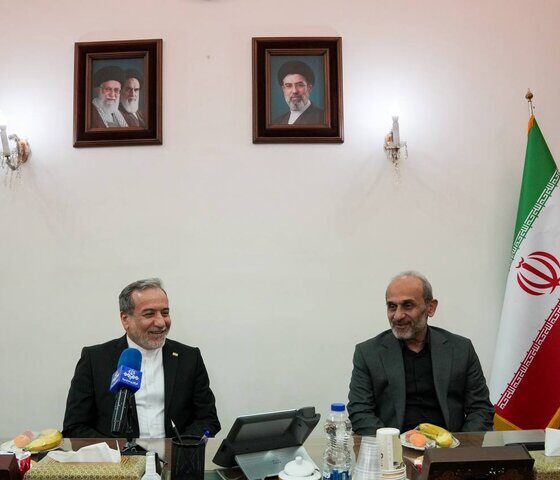 دیدار رئیس سازمان صداوسیما با عراقچی