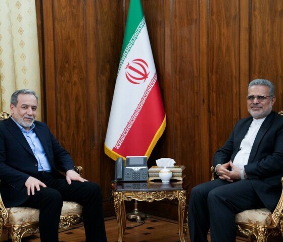 دیدار سفیر جمهوری اسلامی ایران در ونزوئلا با وزیر امور خارجه