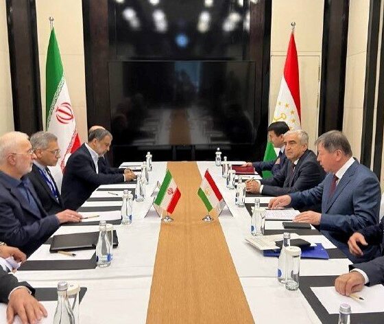 دیدار مومنی با همتای تاجیکستانی