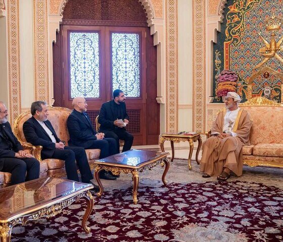 رایزنی قالیباف و عراقچی با سلطان عمان
