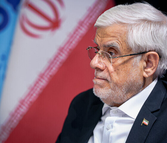 عارف: امضای تفاهم مرهون راهبردهای پدر شهیدتان و رهبری شماست