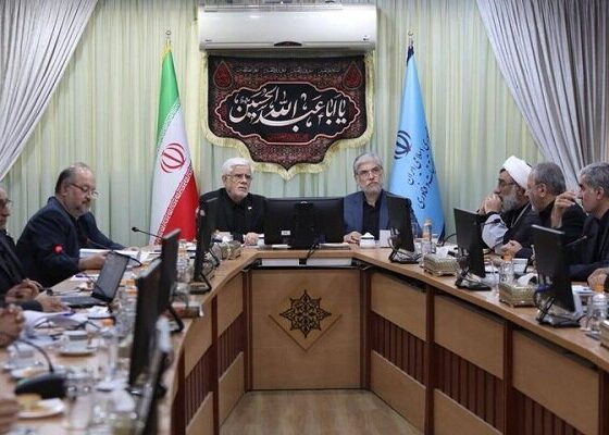 عارف: هیچ اعتمادی به دشمن نداریم