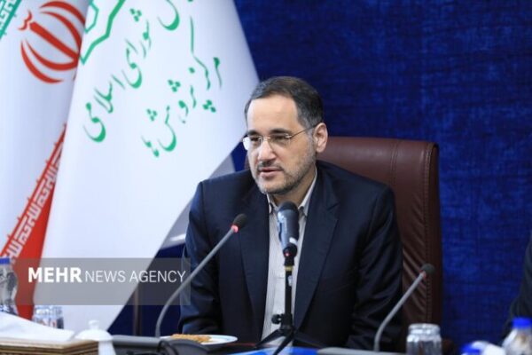 فاصله میان آرمانها و واقعیات میتواند به تضعیف اعتماد عمومی منجر شود فاصله میان آرمانها و واقعیات میتواند به تضعیف اعتماد عمومی منجر شود