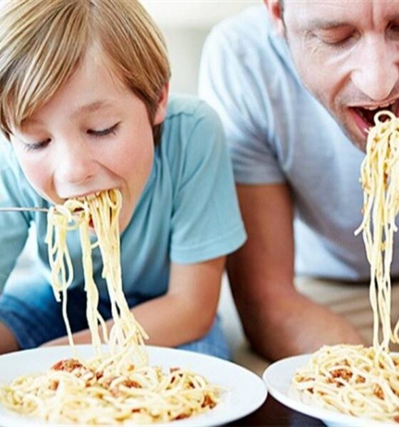 متخصصان تغذیه: جویدن ۲۰ دقیقه‌ای اشتهای کاذب را مهار می‌کند