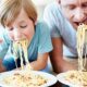 متخصصان تغذیه: جویدن ۲۰ دقیقه‌ای اشتهای کاذب را مهار می‌کند