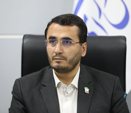 متفکرآزاد: حل مسائل جهان اسلام با دیپلماسی پارلمانی امکان‌پذیر است