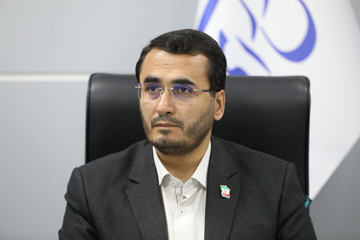 متفکرآزاد: حل مسائل جهان اسلام با دیپلماسی پارلمانی امکان‌پذیر است