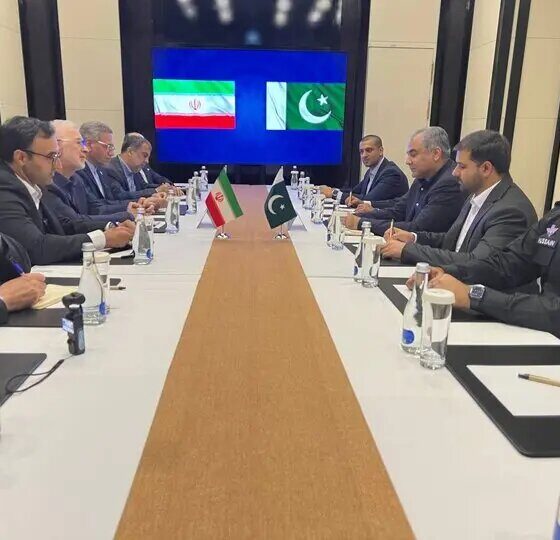 مومنی: تجارت ایران و پاکستان باید به ده میلیارد دلار افزایش یابد