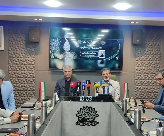 نشان «پارسی جان» به بقایی رسید