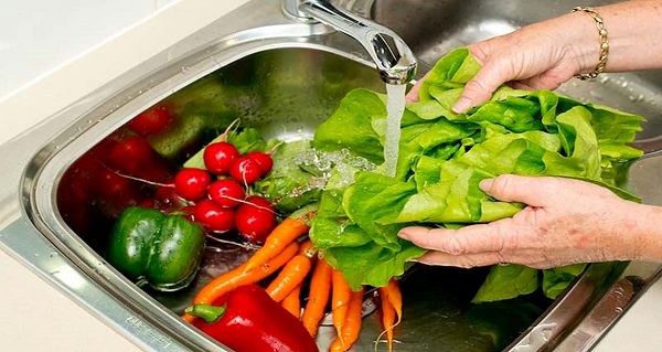 نکات مهم یک فوق تخصص گوارش درباره نحوه مصرف کردن میوه و سبزیجات در تابستان