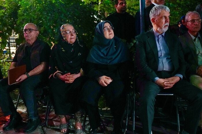 پرستویی: داریم از انسانها حرف میزنیم، نه عددهایی که خط بخورند/ پایان «حضور غیاب» دانشآموزان میناب پایان «حضور غیاب» دانشآموزان میناب/ کودکان قربانی جنگها را فراموش نکنیم