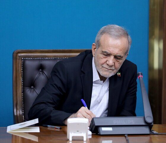 پزشکیان: مقابل هیچ تهدیدی عقب‌نشینی نخواهیم کرد