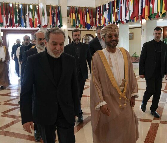 استقبال وزیر امور خارجه عمان از عراقچی