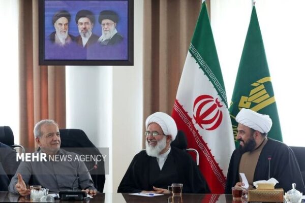 باید برای مردمی که از کشور و نظام حمایت کردهاند، کار جدی کنیم باید برای مردمی که از کشور و نظام حمایت کردهاند، کار جدی کنیم