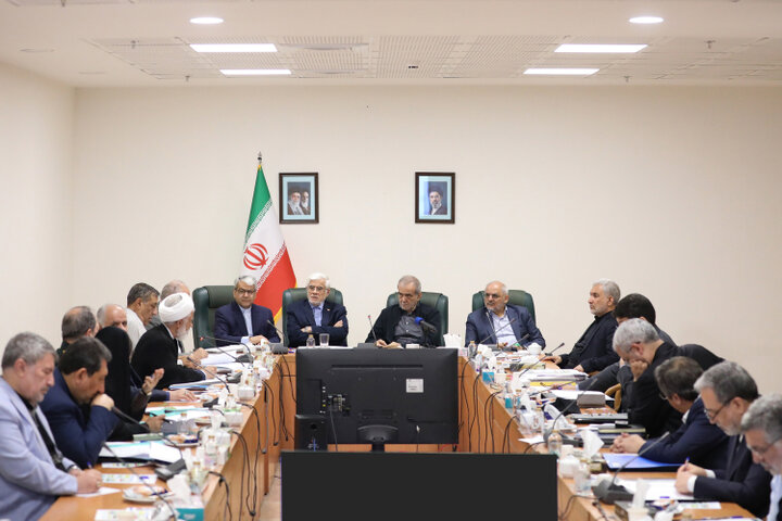 بررسی اقدامات دولت در بازسازی مناطق آسیب‌دیده از جنگ در هئیت دولت