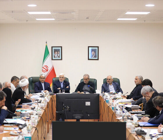 بررسی اقدامات دولت در بازسازی مناطق آسیب‌دیده از جنگ در هیئت دولت