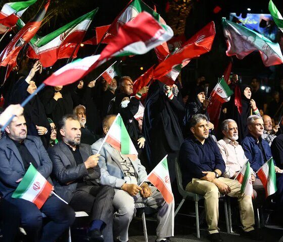 جمع خوانی فعالان قرآنی به یاد رهبر شهید