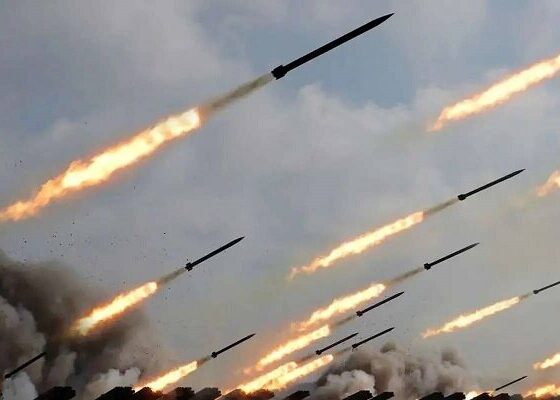 حمله موشکی و پهپادی به شیلترهای جنگنده‌ و یک رمپ بزرگ در پایگاه الازرق