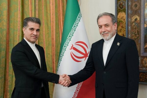 دیدار سرکنسول جدید جمهوری اسلامی ایران در مرو با عراقچی دیدار سرکنسول جدید جمهوری اسلامی ایران در مرو با عراقچی