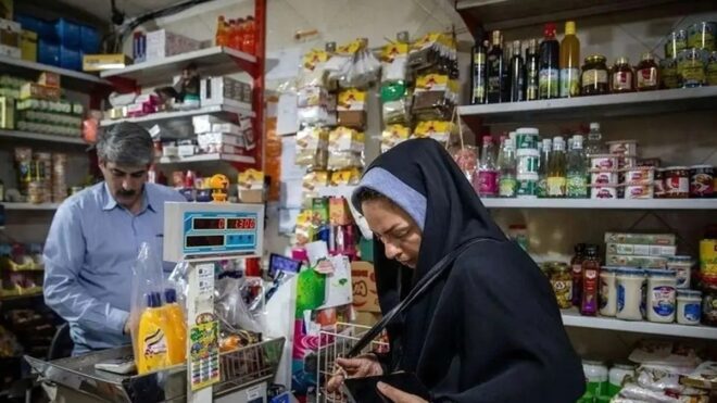 سوپرمارکتهای مسیر تشییع ۲۴ ساعته شدند سوپرمارکتهای مسیر تشییع ۲۴ ساعته شدند