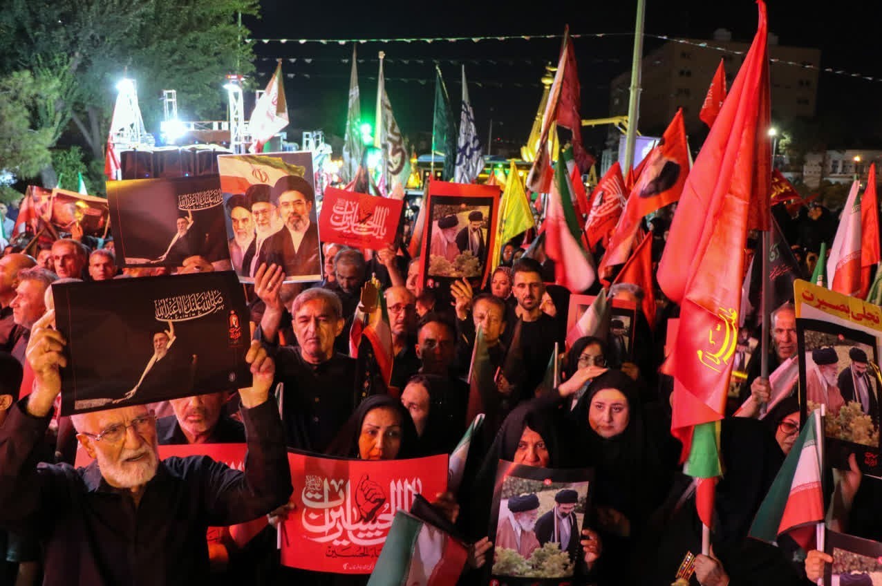 شیراز میزبان آیین «جاماندگان از قافله عشق» شد + تصاویر اخبار شیراز , اخبار استان فارس , بدرقه آقای شهید ایران , تشییع آیتاللهالعظمی سید علی خامنهای , شهید امام خامنه ای (ره) ,