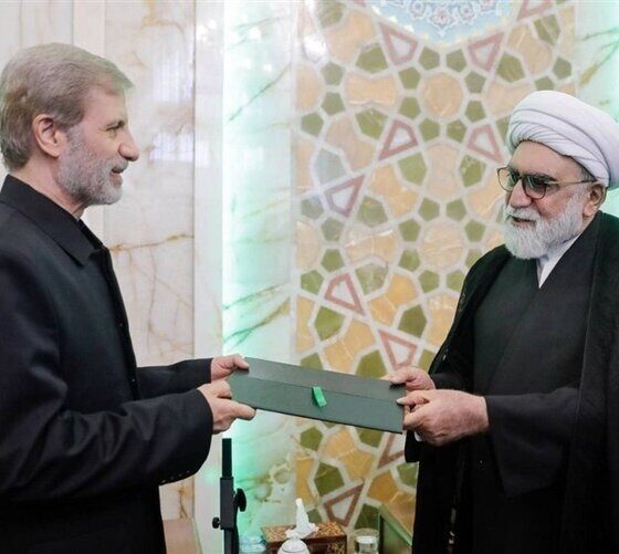 ‏ فرمانده کل ارتش خادم حرم امام رضا (ع) شد