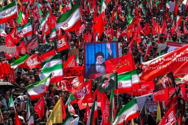 قیام به احترام آقای شهیدمان قیام به احترام آقای شهیدمان