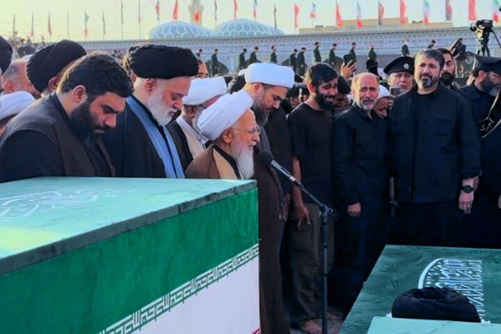 قیام به احترام آقای شهیدمان قیام به احترام آقای شهیدمان