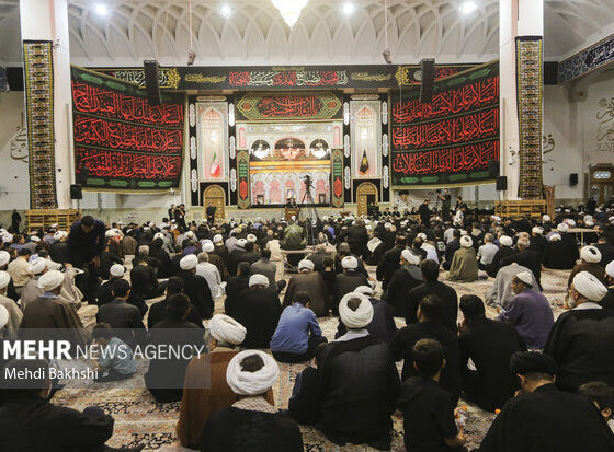 مراسم گرامیداشت رهبر شهید از سوی آیت‌الله سبحانی برگزار شد