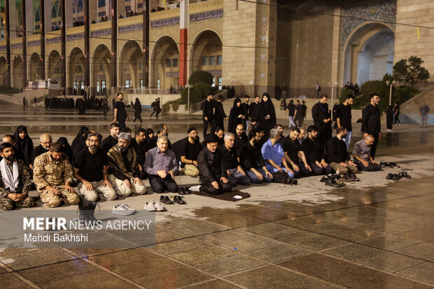 مصلای تهران در آستانه وداع با آقای شهید ایران مصلای تهران در آستانه وداع با آقای شهید ایران