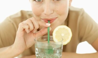 نوشیدن آب یخ در تابستان خطرناک است؟/ طب ایرانی درباره نحوه نوشیدن آب یخ
