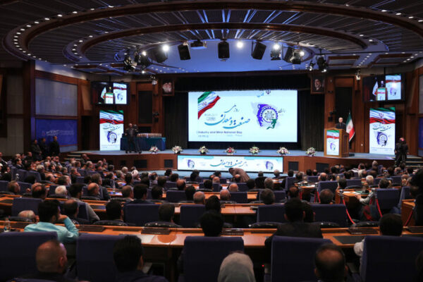 پزشکیان: هر دستاوردی داریم به برکت رهنمودهای رهبر شهید است پزشکیان: هر دستاوردی داریم به برکت رهنمودهای رهبر شهید است