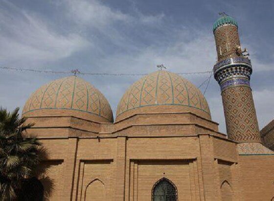 چه عاملی سلمان را از صحابی معمولی به خویشاوند خاندان رسالت ارتقا داد؟