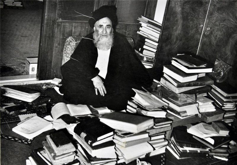ماجرای کاروانی در مشایه کربلا که چند مرجع تقلید در آن حاضر بودند مرجع تقلیدی که بیش از ۲۵ بار با پای پیاده به زیارت کربلا مشرف شد