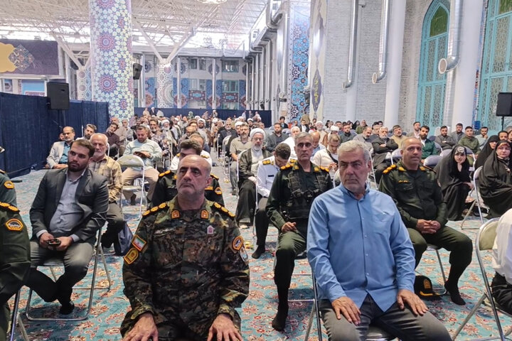 خادمان تجمعات مردمی کرج تجلیل شدند خادمان تجمعات مردمی کرج پای کار ایران تجلیل شدند