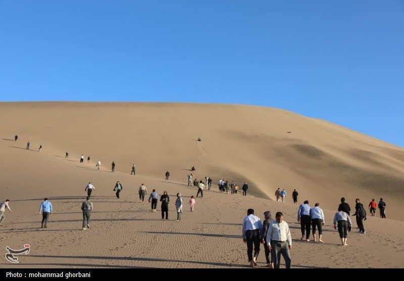فرش قرمز پاییز زیر پای گردشگران خراسان جنوبی اخبار استان خراسان جنوبی , خبرگزاری تسنیم , گردشگری , `پاییز ,